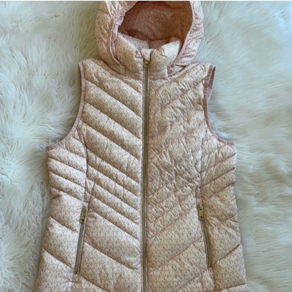 New! Michael Kors Down Sleeveless Vest - Picture 3 of 16